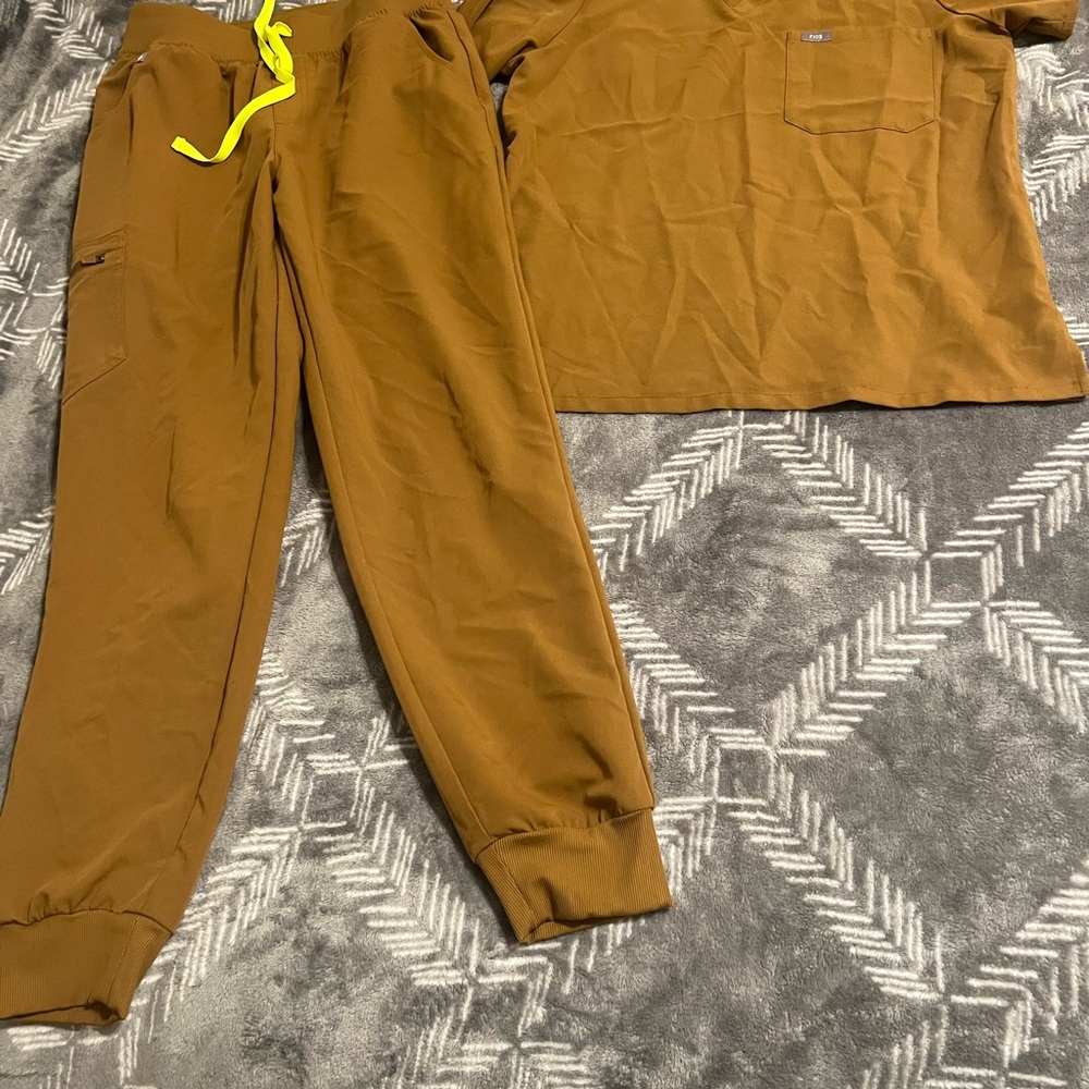 Figs Brown Jogger Pants and Catrina scrub top - Picture 2 of 4